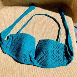 Candies Teal bikini top with removable strap.